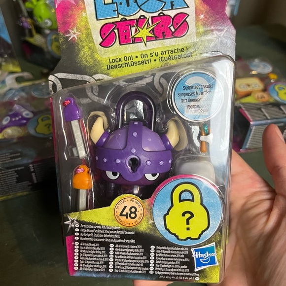 BIG LOT OF 17 LOCK STARS TOY - Picture 13 of 16